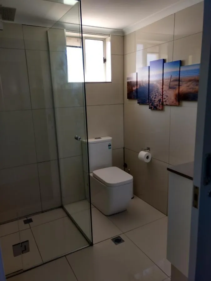 Oasis Private 2 Bed Apartment Καλούντρα 0*,  Αυστραλία