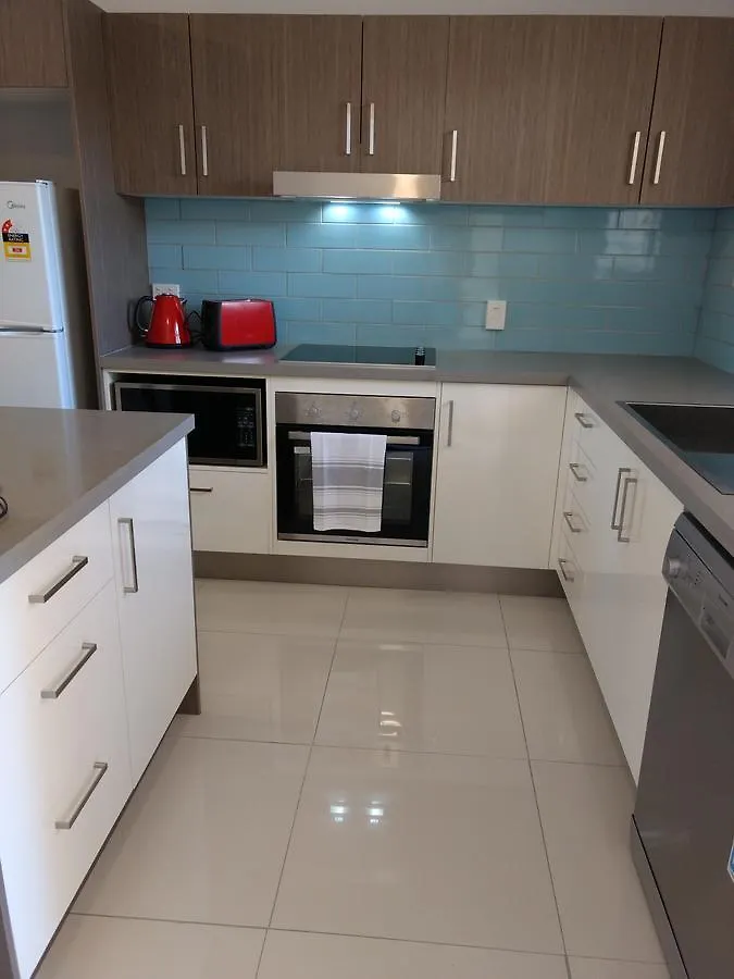 Oasis Private 2 Bed Apartment 칼론드라